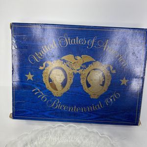 Avon Vintage United States 1776 Bicentennial 1976 Glass Plate and 2pc Soap Set